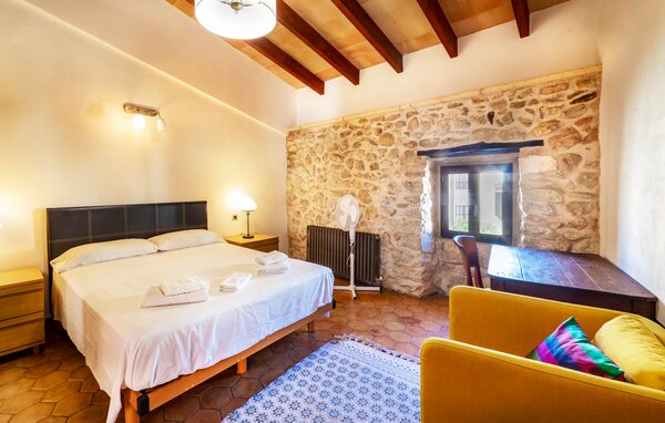 Holiday Home - Sa Casa Vella, Vilafranca de Bonany , Spain - EMI096 604