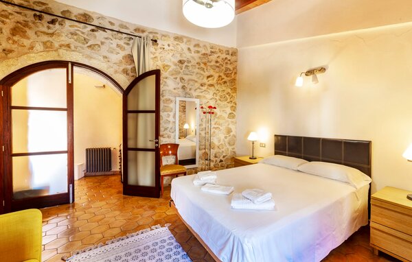 Holiday Home - Sa Casa Vella, Vilafranca de Bonany , Spain - EMI096 605
