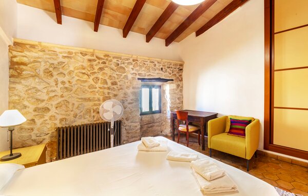 Holiday Home - Sa Casa Vella, Vilafranca de Bonany , Spain - EMI096 606