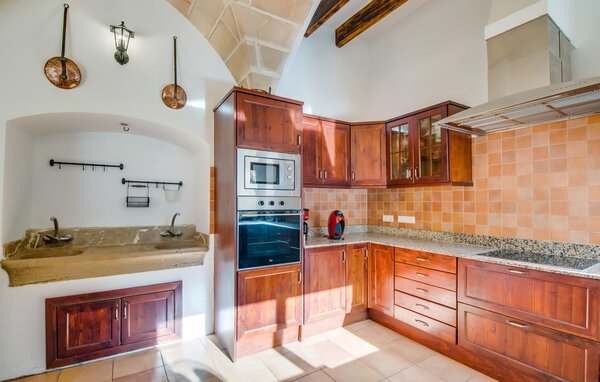 Holiday Home - Cal Senyor Damia, Santanyi , Spain - EMI177 403