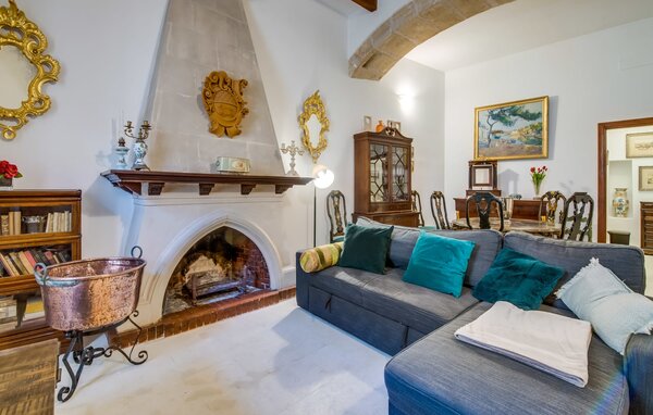 Holiday Home - Cal Senyor Damia, Santanyi , Spain - EMI177 304