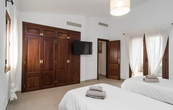 Holiday Home - Es Vidrie, Capdepera , Spain - EMI204 609