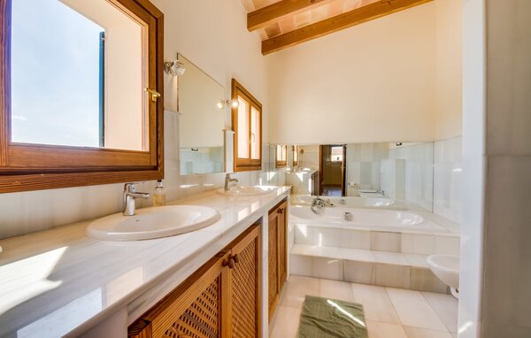 Holiday Home - Roca del Rey, Santanyi , Spain - EMI223 704