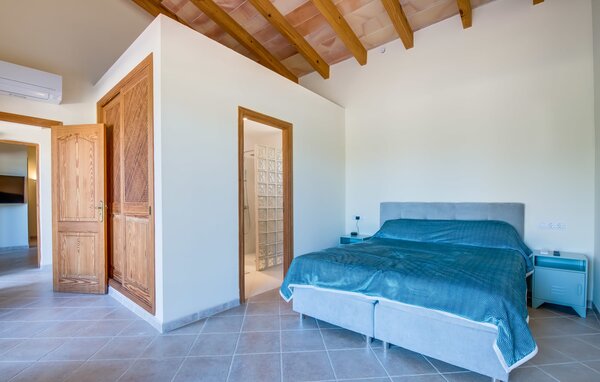 Holiday Home - Roca del Rey, Santanyi , Spain - EMI223 602