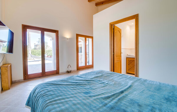 Holiday Home - Roca del Rey, Santanyi , Spain - EMI223 603