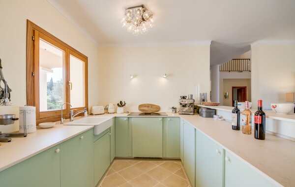 Holiday Home - Roca del Rey, Santanyi , Spain - EMI223 401