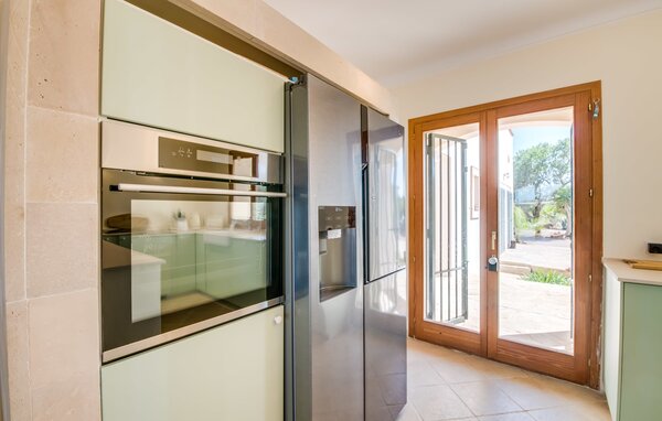 Holiday Home - Roca del Rey, Santanyi , Spain - EMI223 402