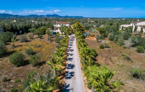 Holiday Home - Roca del Rey, Santanyi , Spain - EMI223 85