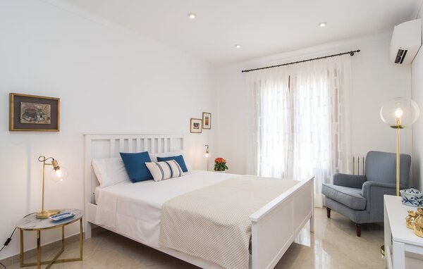 Holiday Home - Copinya Blanca, Cala Santanyi , Spain - EMI226 603