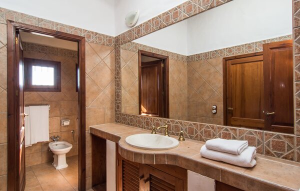 Semesterhus - Es Caulls, Llubi , Spanien - EMI248 705