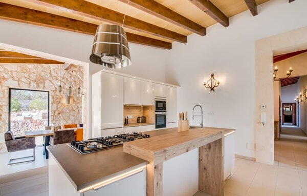 Holiday Home - La Fuente de Montuiri, Montuiri , Spain - EMI258 401