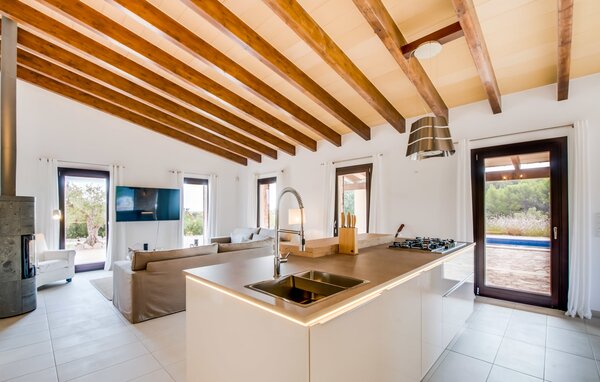 Holiday Home - La Fuente de Montuiri, Montuiri , Spain - EMI258 404