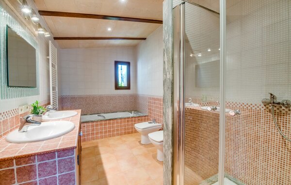 Holiday Home - Es Jardi, Cala dOr , Spain - EMI259 701