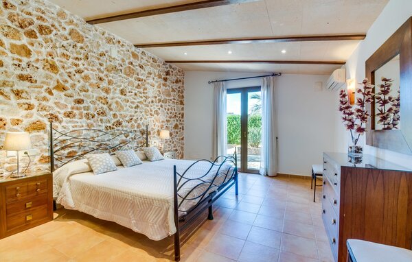 Holiday Home - Es Jardi, Cala dOr , Spain - EMI259 602