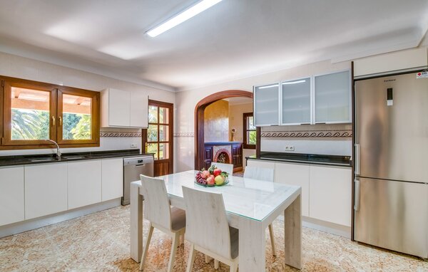 Holiday Home - Es Jardi, Cala dOr , Spain - EMI259 401