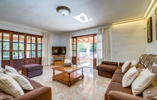 Holiday Home - Es Jardi, Cala dOr , Spain - EMI259 301