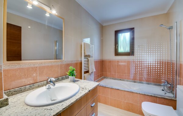 Holiday Home - El Delfin, Cala dOr , Spain - EMI262 701