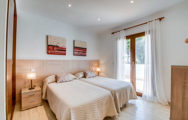 Holiday Home - El Delfin, Cala dOr , Spain - EMI262 605