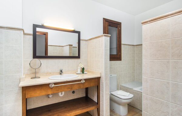 Holiday Home - Es Pinaro, Manacor , Spain - EMI302 703