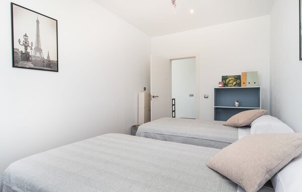 Holiday Home - Can Miquel i na Xisca, Badia Gran , Spain - EMI344 606