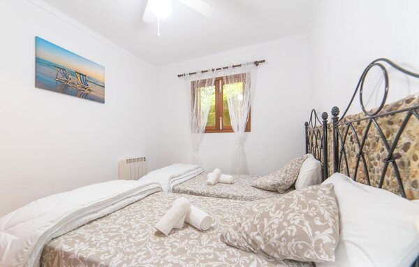 Holiday Home - Cas Sito, Cala Tuent , Spain - EMI384 608