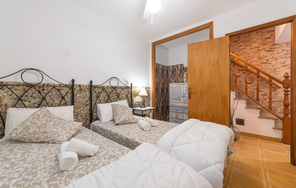 Holiday Home - Cas Sito, Cala Tuent , Spain - EMI384 609