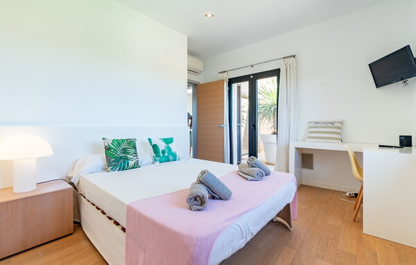 Holiday Home - Flor de Sal a Sa Canoveta, Campos , Spain - EMI391 607