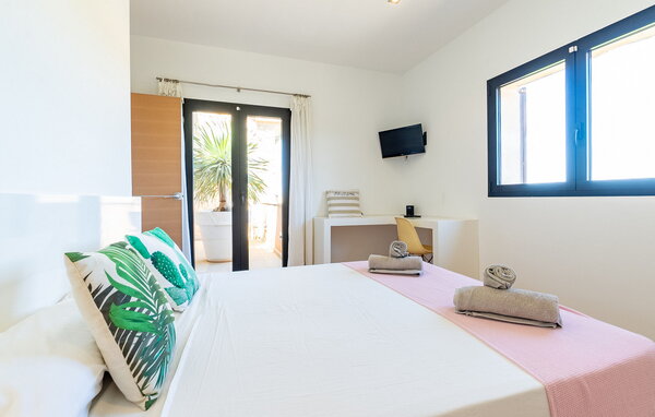 Holiday Home - Flor de Sal a Sa Canoveta, Campos , Spain - EMI391 608