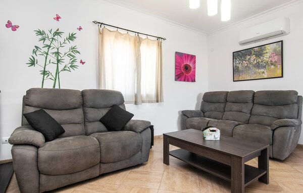 Holiday Home - Can Olivaret, Campos , Spain - EMI428 303