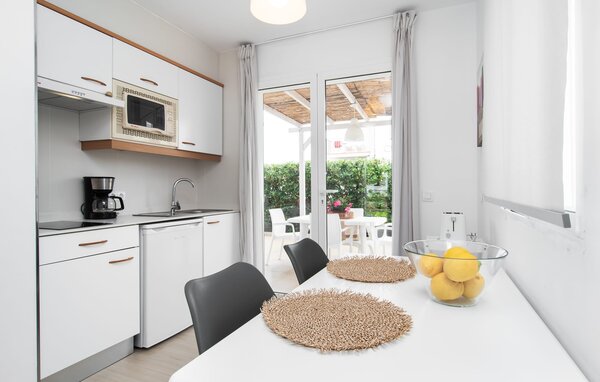 Apartment - Confluentia Playa 8, Can Picafort , Spain - EMI462 401