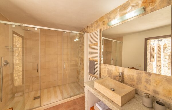 Holiday Home - El Cipres de Cala Millor, Cala Millor , Spain - EMI485 702