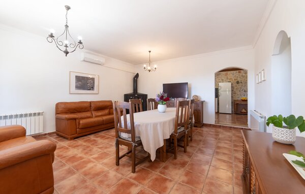 Holiday Home - El Cipres de Cala Millor, Cala Millor , Spain - EMI485 302