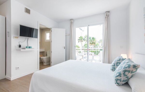 Apartment - Confluentia Playa 10, Can Picafort , Spain - EMI505 7