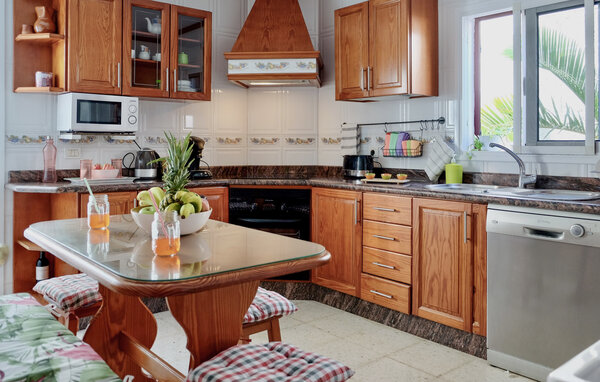 Holiday Home - Adeje,Tenerife , Spain - ETE478 401