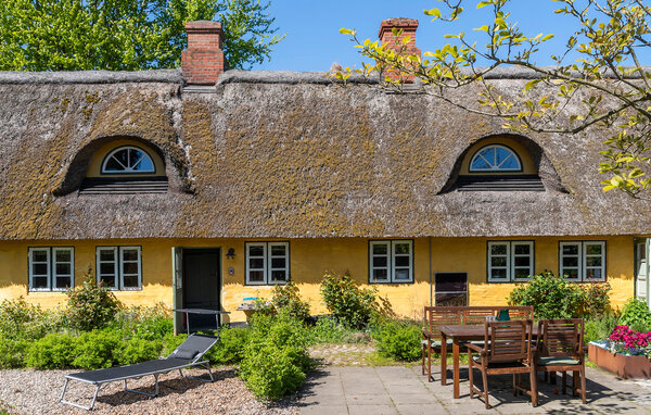 Semesterhus - Ørby Strand , Danmark - F04684 82