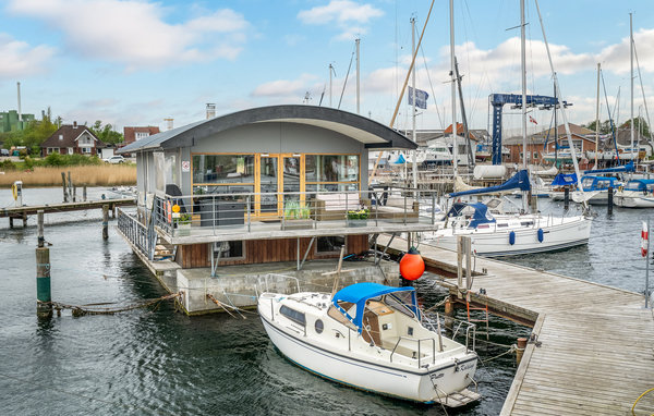 Husbåt/Hus på vatten - Gråsten Havnefront , Danmark - F08115 84