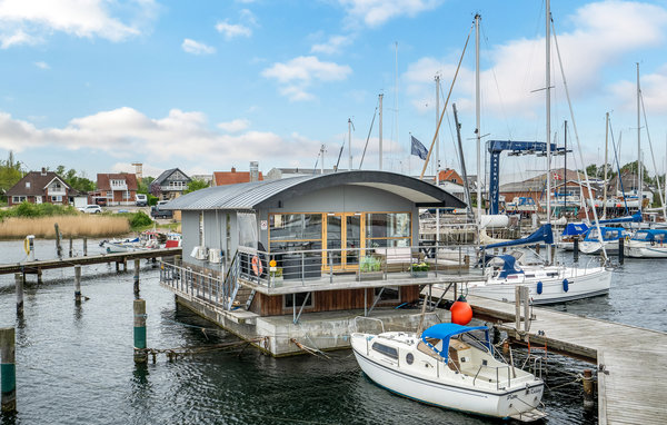 Husbåt/Hus på vatten - Gråsten Havnefront , Danmark - F08115 85