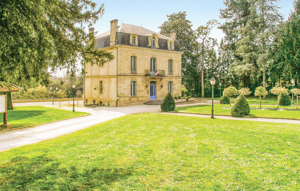 Holiday Home - St. Aubin de Cadeleche , France - FAD373 902