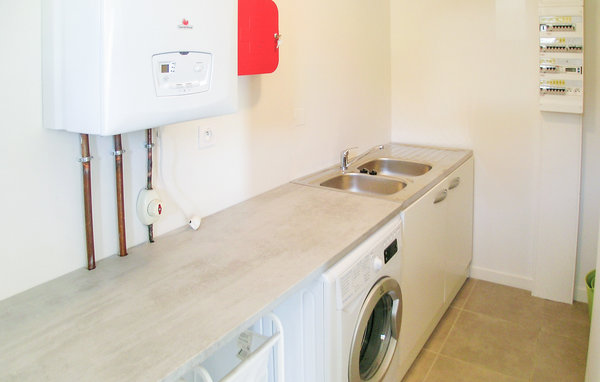 Holiday Home - St. Aubin de Cadeleche , France - FAD373 503