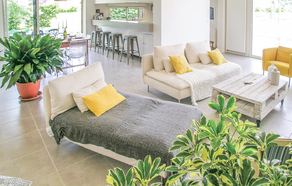 Holiday Home - St. Aubin de Cadeleche , France - FAD373 301