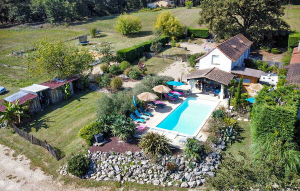 Location de vacances - Saint-Sauveur-Lalande , France - FAD432 7