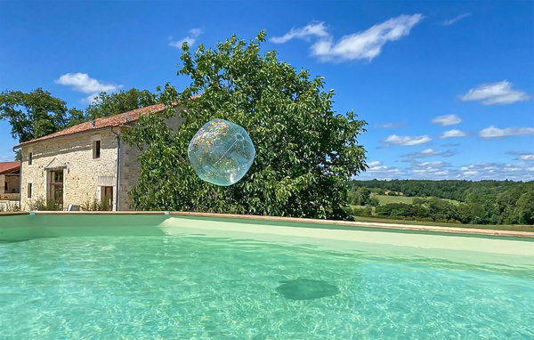 Location de vacances - Maison de Beauvais , France - FAD475 1
