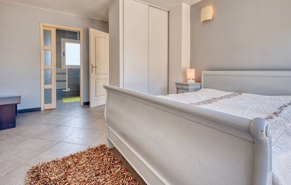 Holiday Home - La Douze , France - FAD543 602