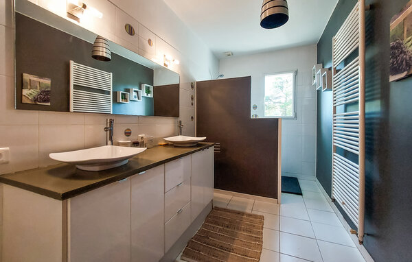 Semesterhus - Sarliac-sur-l'Isle , Frankrike - FAD547 703