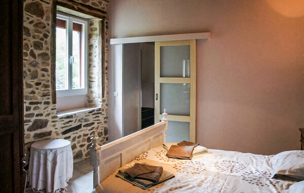 Semesterhus - Saint-Priest-les-Fougères , Frankrike - FAD561 601