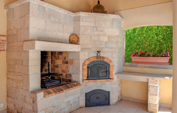 Location de vacances - Savignac les Eglises , France - FAD745 101