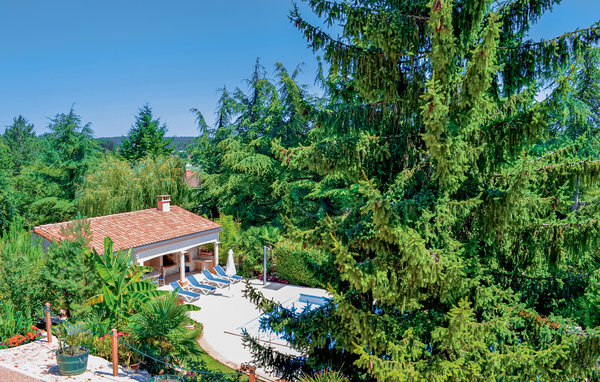 Location de vacances - Savignac les Eglises , France - FAD745 201