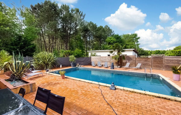 Location de vacances - Le Temple , France - FAG227 11