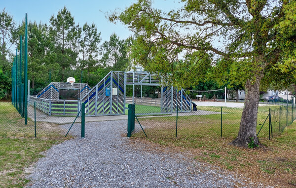 Location de vacances - Saint-Julien-en-Born , France - FAL147 909