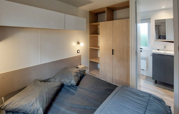 Location de vacances - Saint-Julien-en Born , France - FAL158 602